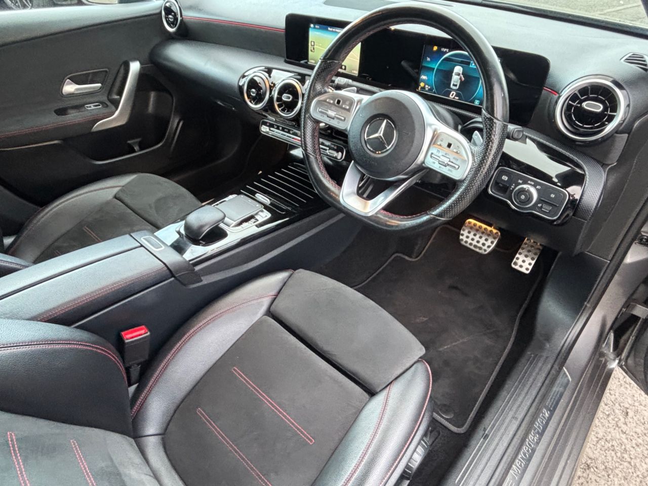 2019 MERCEDES A CLASS 1.5 A180d AMG Line Saloon 4dr Diesel 7G-DCT Euro 6 (s/s) (116 ps) - vehicle photo 9 for sale on PureCar