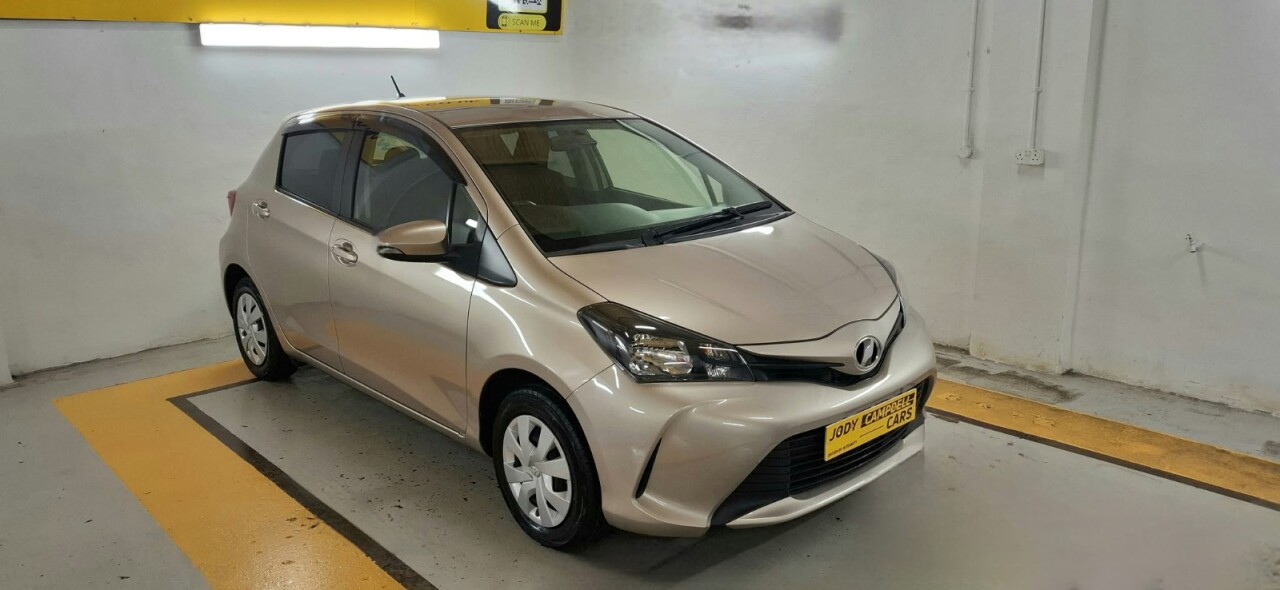 2014 TOYOTA YARIS 1.0 VVT-i Hatchback 5dr Automatic - vehicle photo 2 for sale on PureCar