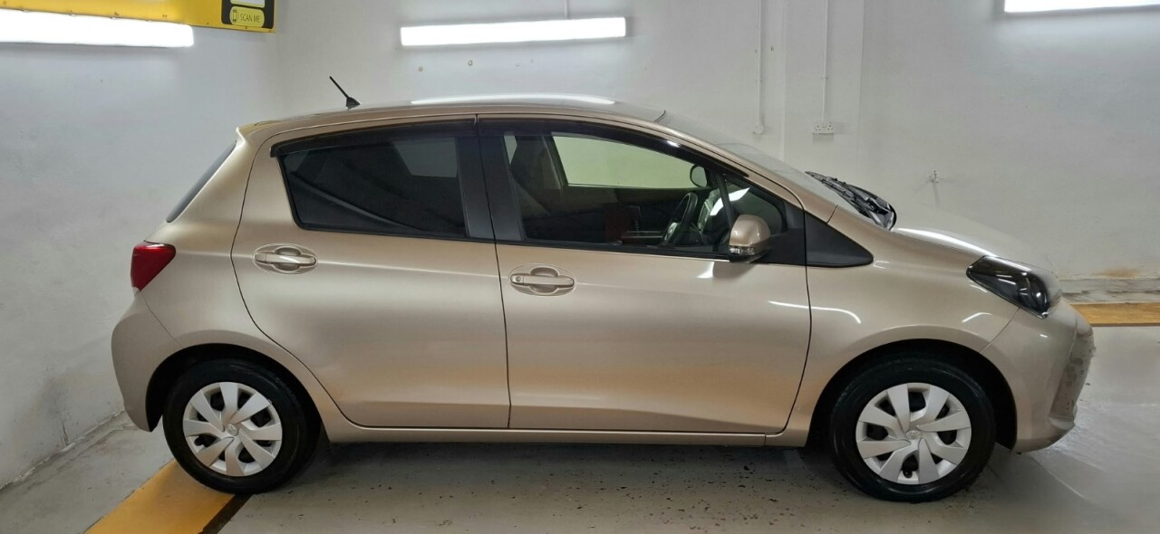 2014 TOYOTA YARIS 1.0 VVT-i Hatchback 5dr Automatic - vehicle photo 3 for sale on PureCar