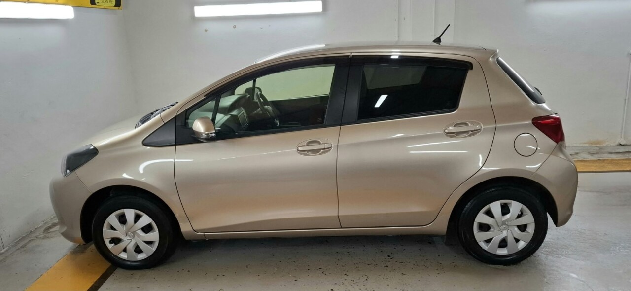 2014 TOYOTA YARIS 1.0 VVT-i Hatchback 5dr Automatic - vehicle photo 7 for sale on PureCar