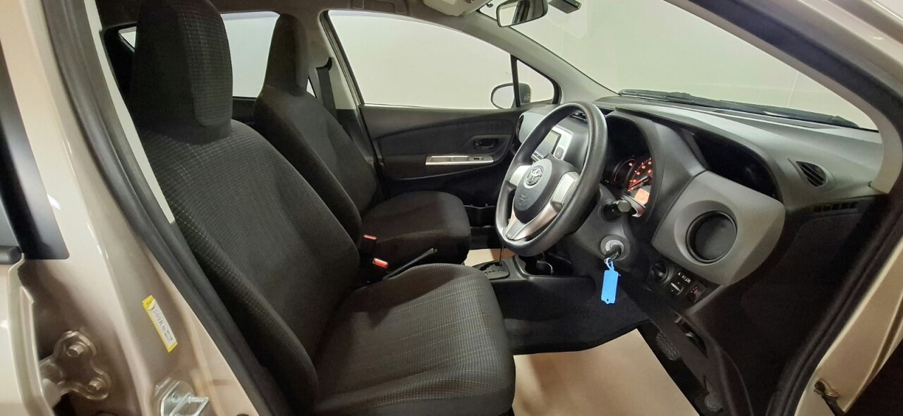 2014 TOYOTA YARIS 1.0 VVT-i Hatchback 5dr Automatic - vehicle photo 15 for sale on PureCar