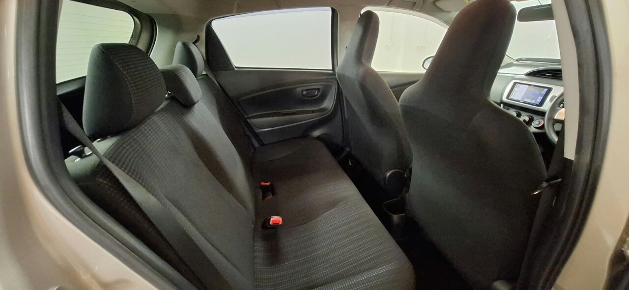 2014 TOYOTA YARIS 1.0 VVT-i Hatchback 5dr Automatic - vehicle photo 16 for sale on PureCar