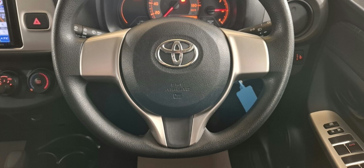 2014 TOYOTA YARIS 1.0 VVT-i Hatchback 5dr Automatic - vehicle photo 10 for sale on PureCar