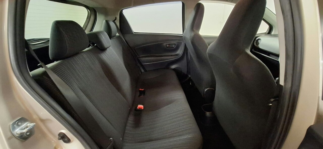 2014 TOYOTA YARIS 1.0 VVT-i Hatchback 5dr Automatic - vehicle photo 18 for sale on PureCar