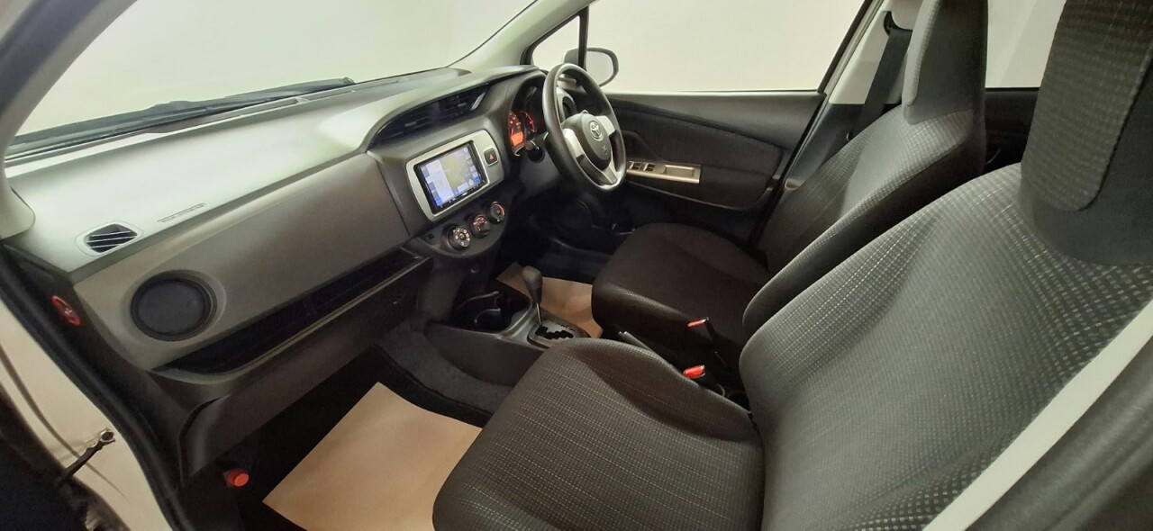2014 TOYOTA YARIS 1.0 VVT-i Hatchback 5dr Automatic - vehicle photo 19 for sale on PureCar