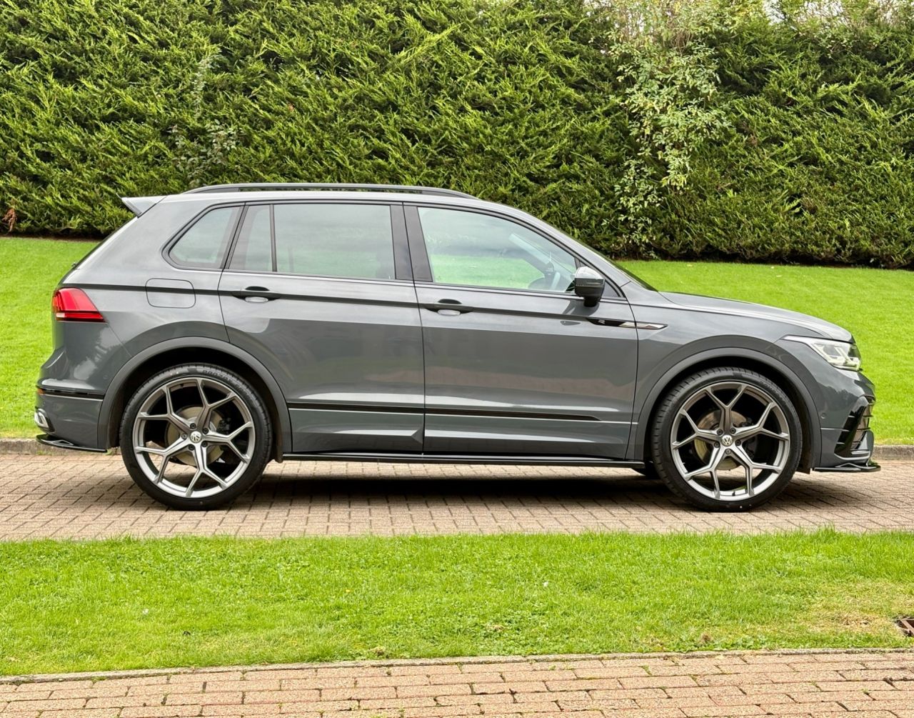 2022 VOLKSWAGEN TIGUAN 2.0 TDI R-Line SUV 5dr Diesel DSG Euro 6 (s/s) (150 ps) - vehicle photo 5 for sale on PureCar