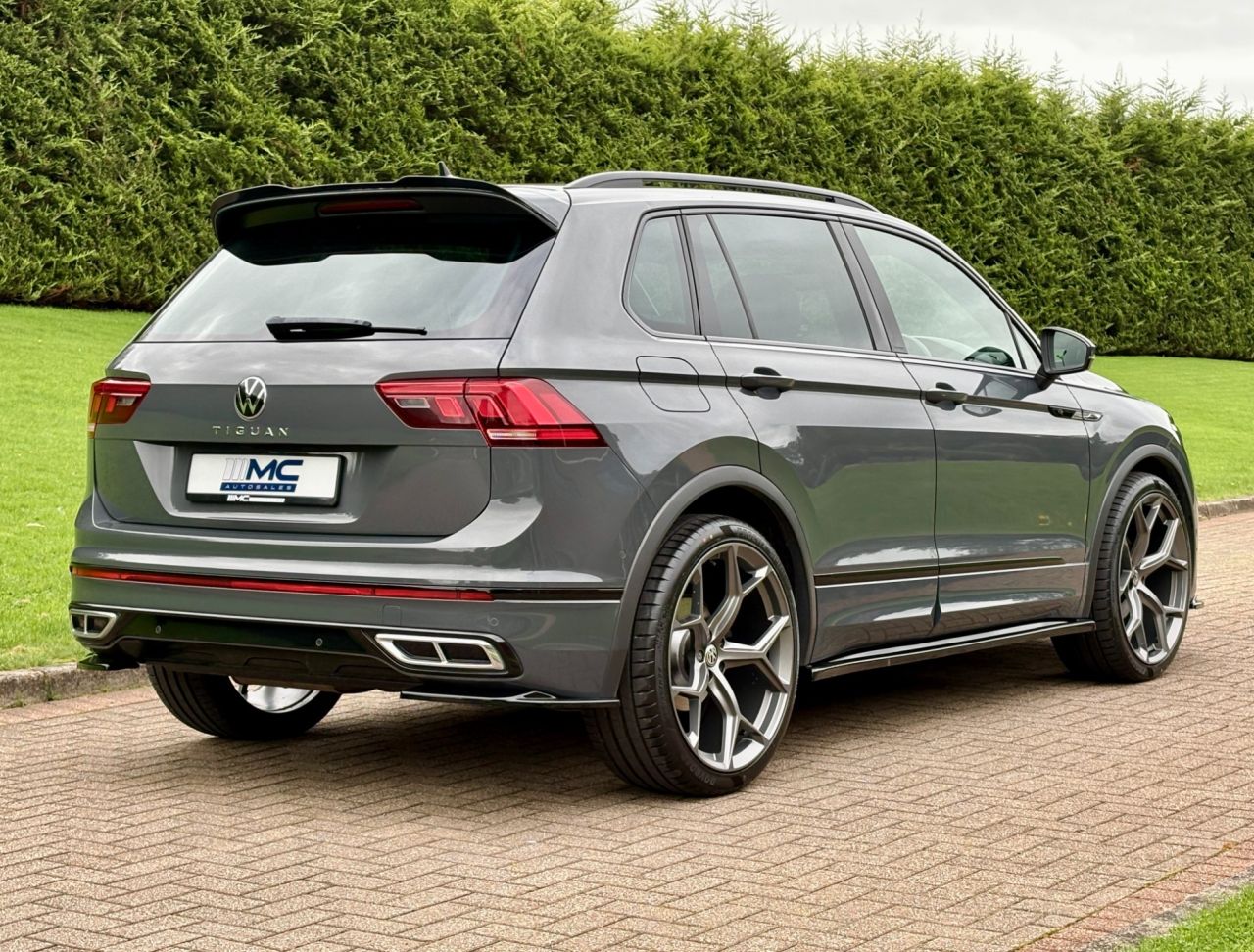 2022 VOLKSWAGEN TIGUAN 2.0 TDI R-Line SUV 5dr Diesel DSG Euro 6 (s/s) (150 ps) - vehicle photo 3 for sale on PureCar