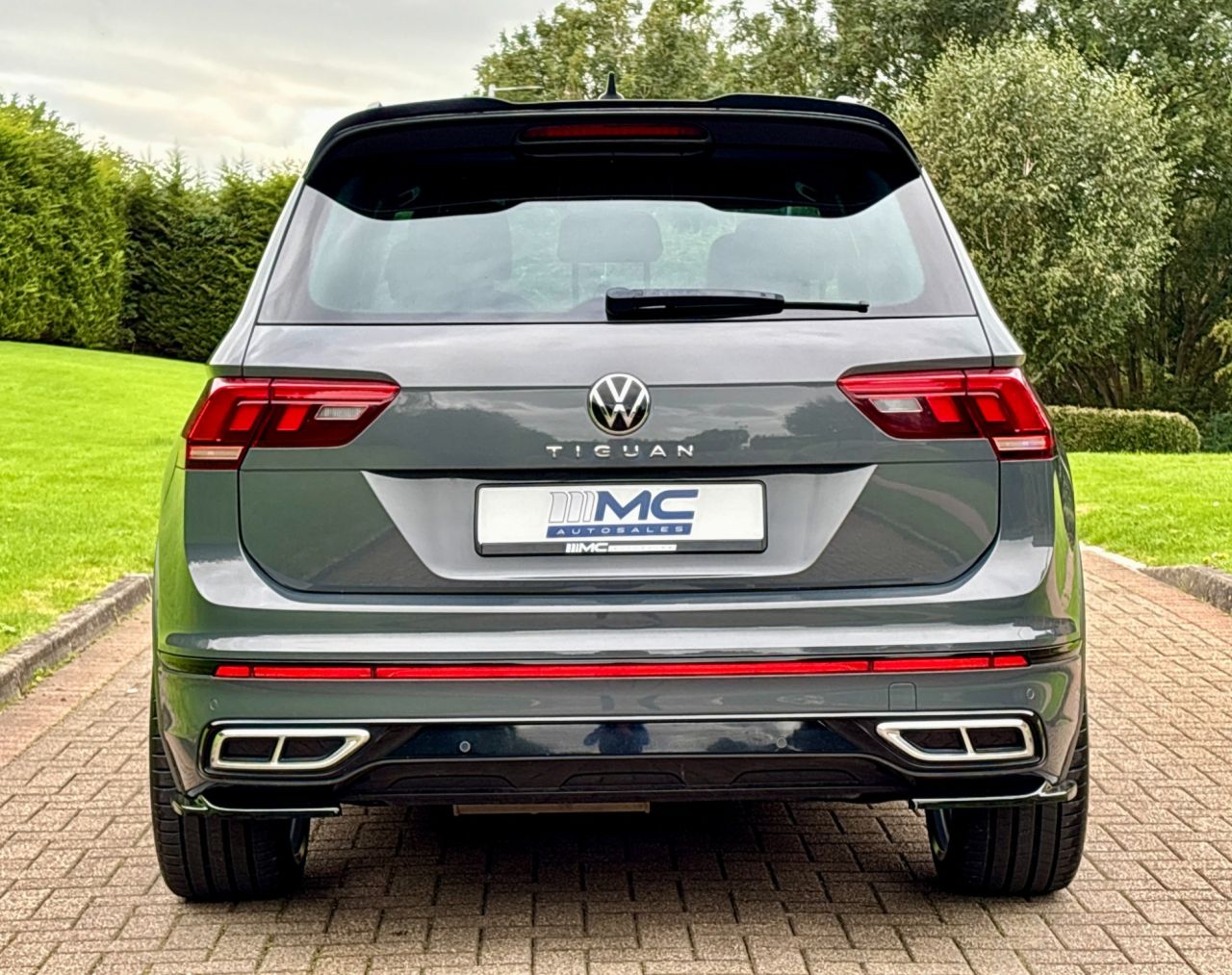 2022 VOLKSWAGEN TIGUAN 2.0 TDI R-Line SUV 5dr Diesel DSG Euro 6 (s/s) (150 ps) - vehicle photo 7 for sale on PureCar