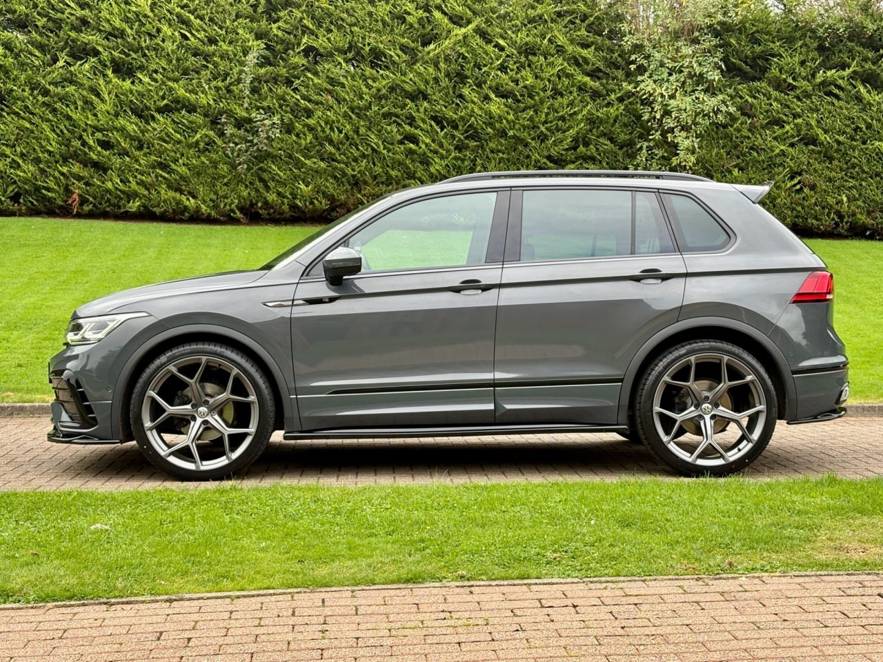 2022 VOLKSWAGEN TIGUAN 2.0 TDI R-Line SUV 5dr Diesel DSG Euro 6 (s/s) (150 ps) - vehicle photo 6 for sale on PureCar