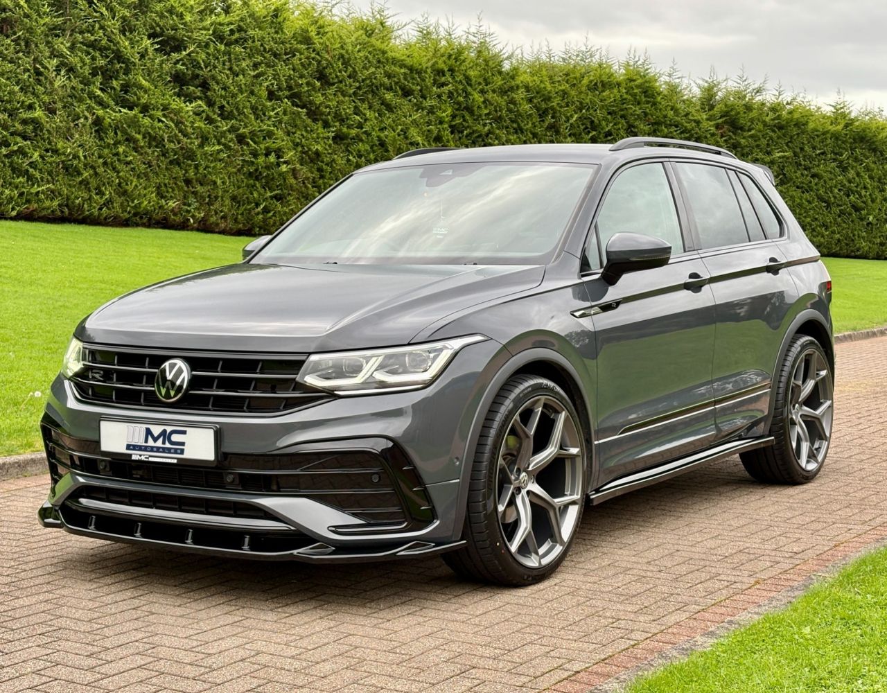 2022 VOLKSWAGEN TIGUAN 2.0 TDI R-Line SUV 5dr Diesel DSG Euro 6 (s/s) (150 ps) - vehicle photo 2 for sale on PureCar