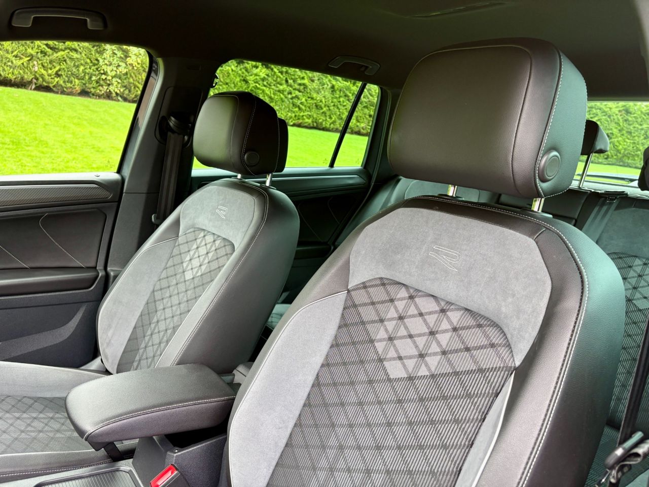 2022 VOLKSWAGEN TIGUAN 2.0 TDI R-Line SUV 5dr Diesel DSG Euro 6 (s/s) (150 ps) - vehicle photo 10 for sale on PureCar