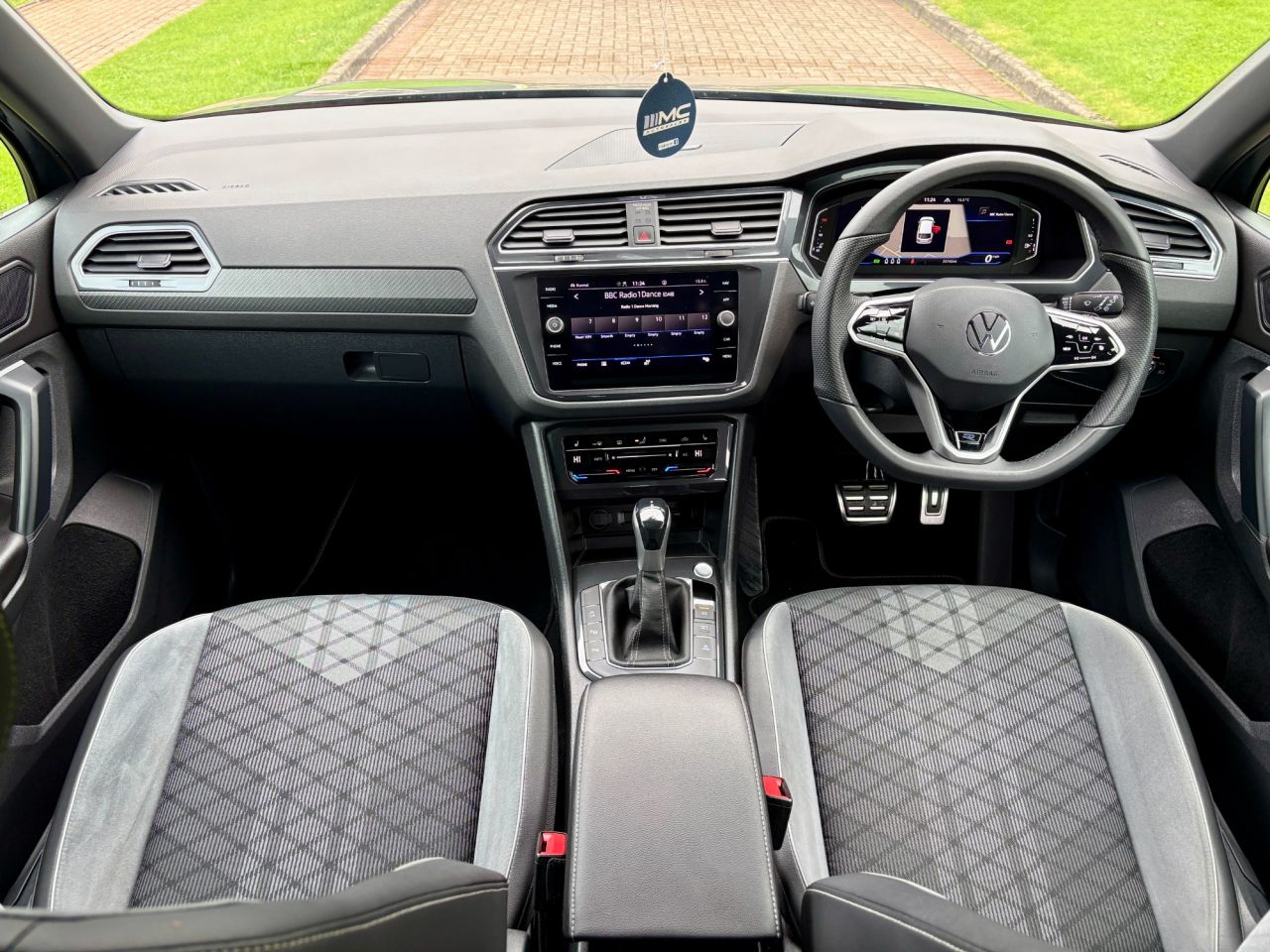 2022 VOLKSWAGEN TIGUAN 2.0 TDI R-Line SUV 5dr Diesel DSG Euro 6 (s/s) (150 ps) - vehicle photo 11 for sale on PureCar