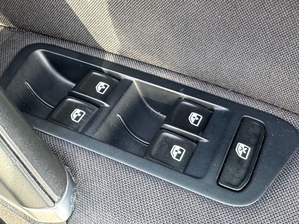 2016 Volkswagen Golf — image 36