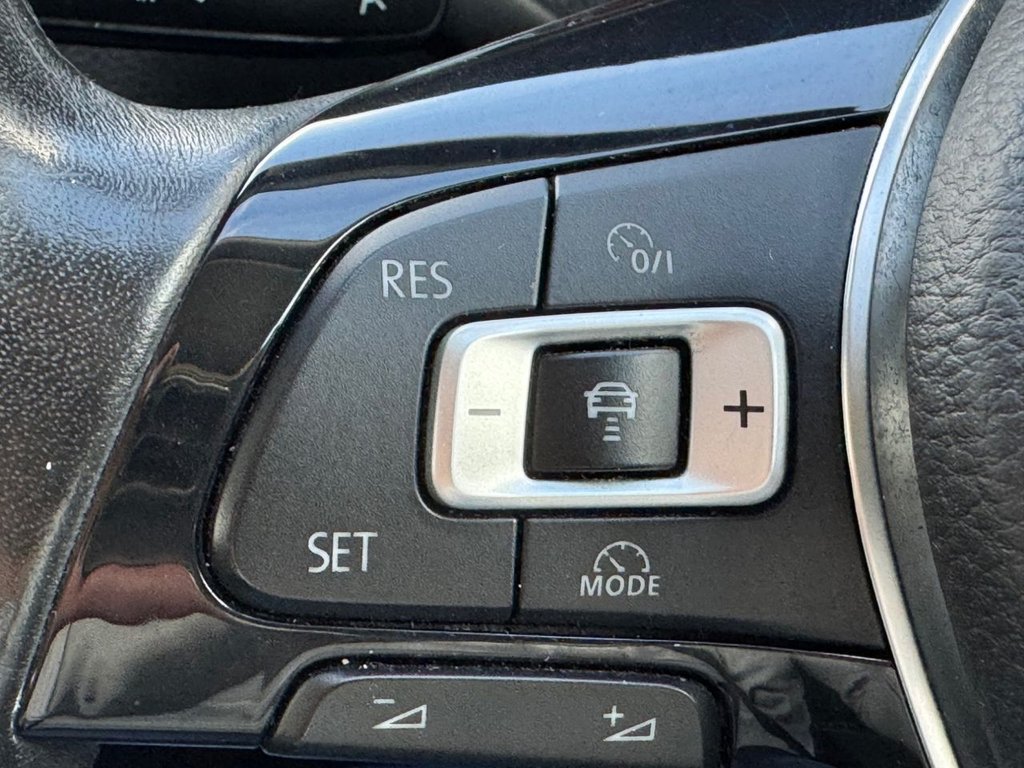 2016 Volkswagen Golf — image 31