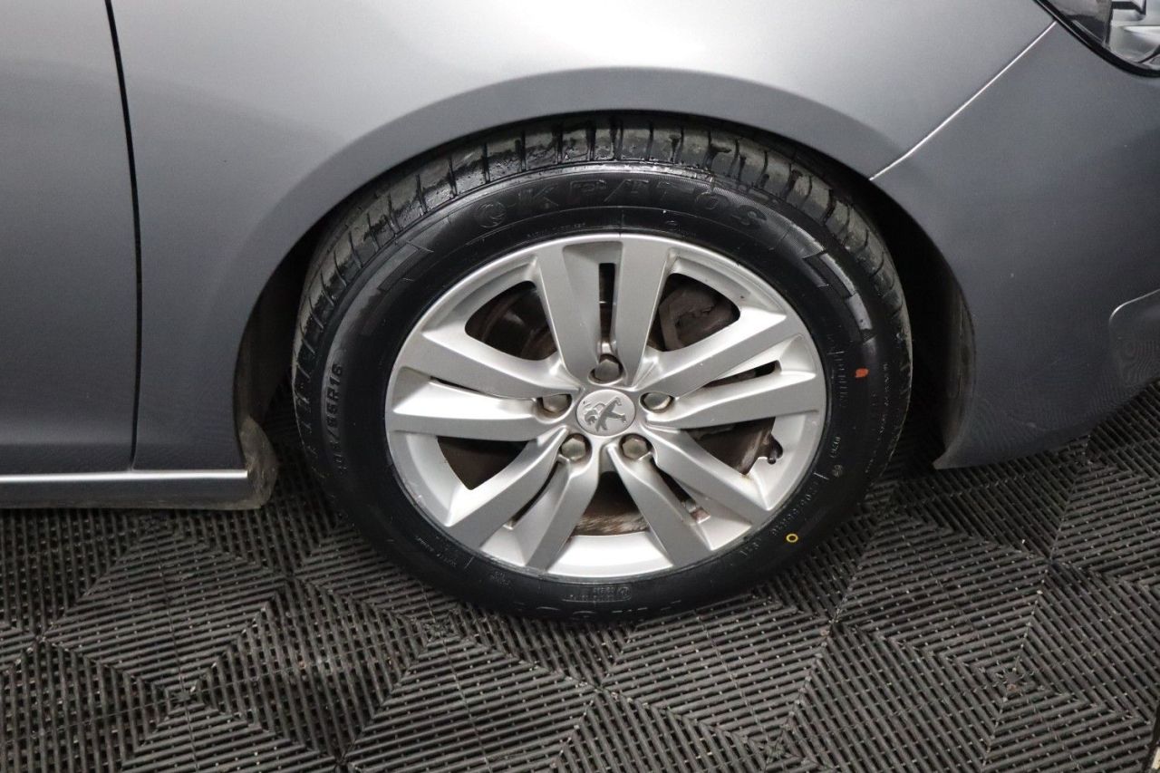 2015 PEUGEOT 1.6 ACTIVE 5 Dr Diesel Hatchback Manual Euro 5 2 KEYS / SAT NAV / 1 LADY OW - vehicle photo 11 for sale on PureCar