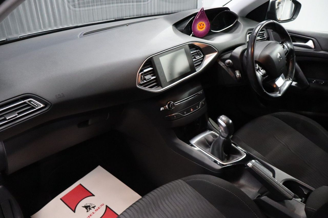 2015 PEUGEOT 1.6 ACTIVE 5 Dr Diesel Hatchback Manual Euro 5 2 KEYS / SAT NAV / 1 LADY OW - vehicle photo 31 for sale on PureCar