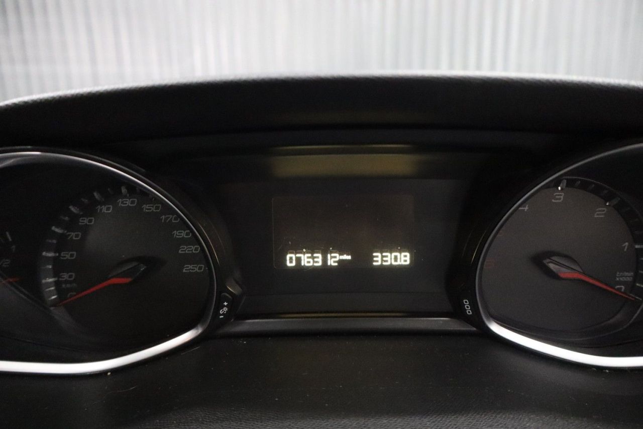 2015 PEUGEOT 1.6 ACTIVE 5 Dr Diesel Hatchback Manual Euro 5 2 KEYS / SAT NAV / 1 LADY OW - vehicle photo 32 for sale on PureCar