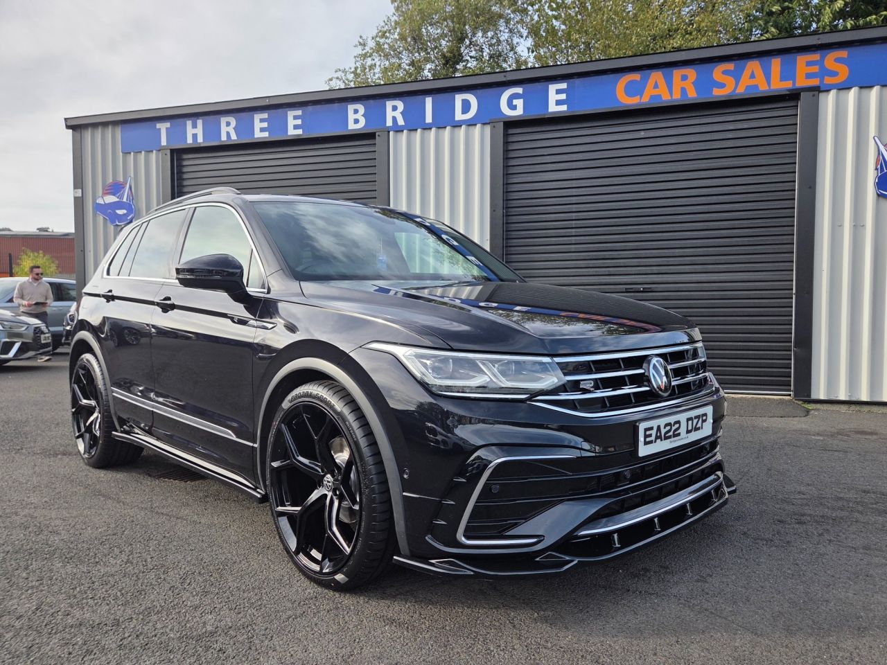 2022 VOLKSWAGEN TIGUAN 2.0 TDI R-Line SUV 5dr Diesel DSG Euro 6 (s/s) (150 ps) - vehicle photo 2 for sale on PureCar