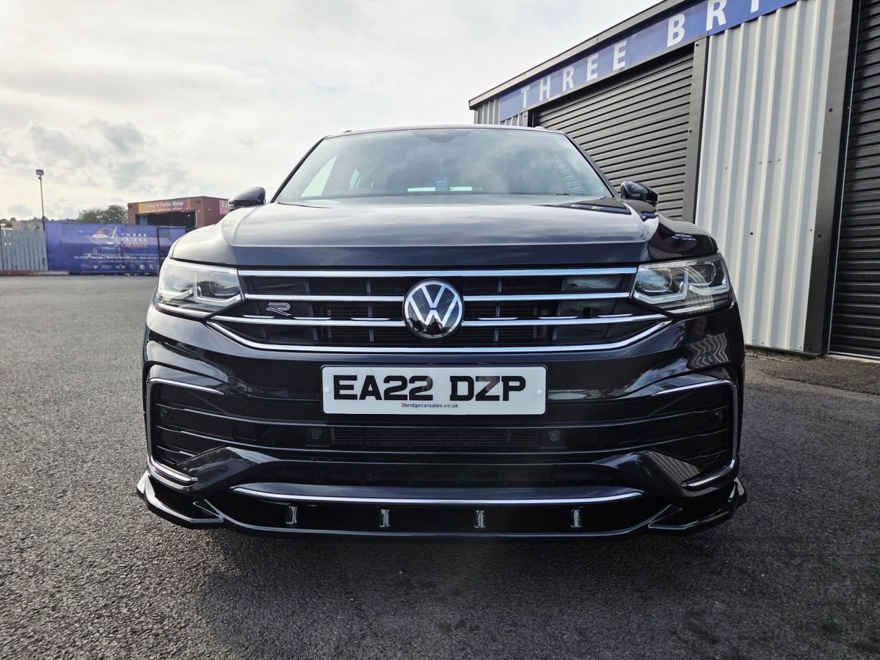 2022 VOLKSWAGEN TIGUAN 2.0 TDI R-Line SUV 5dr Diesel DSG Euro 6 (s/s) (150 ps) - vehicle photo 3 for sale on PureCar