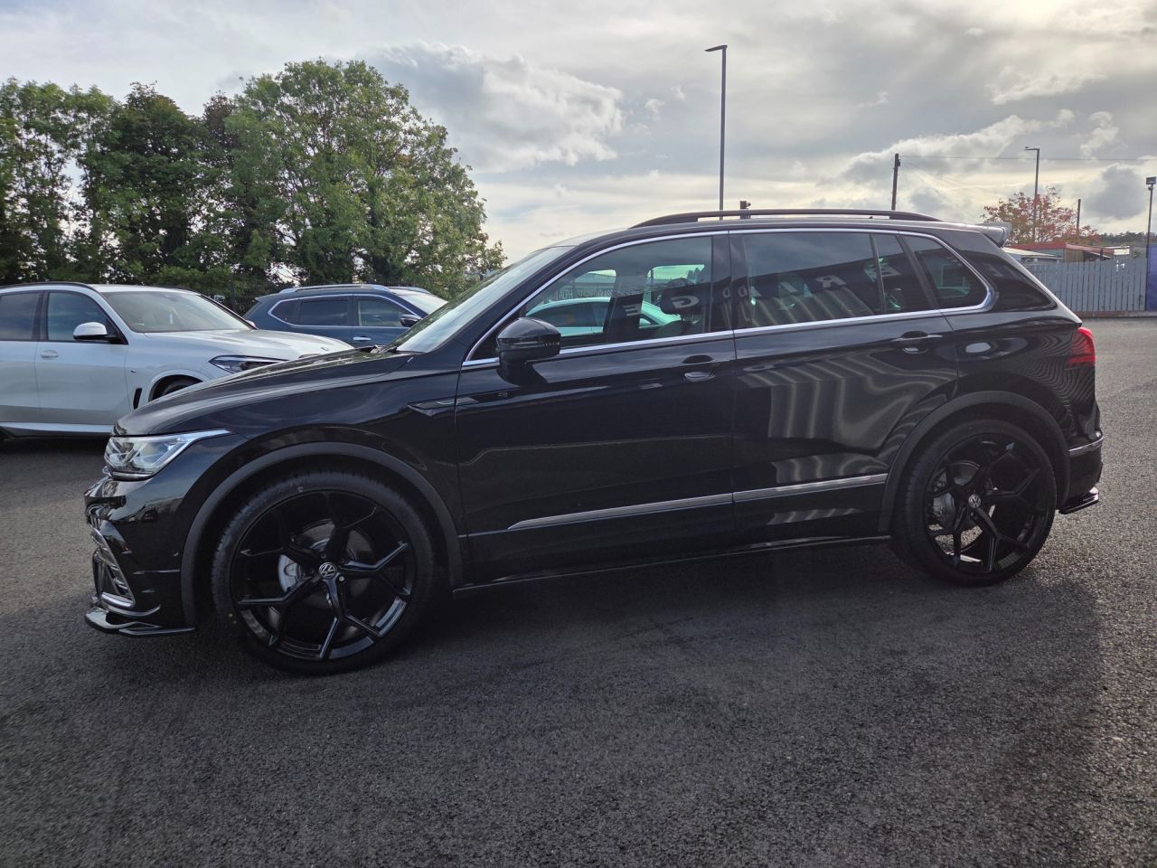 2022 VOLKSWAGEN TIGUAN 2.0 TDI R-Line SUV 5dr Diesel DSG Euro 6 (s/s) (150 ps) - vehicle photo 5 for sale on PureCar