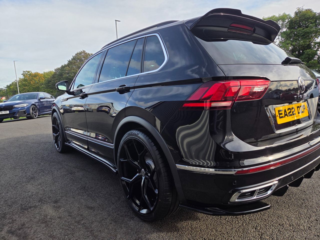2022 VOLKSWAGEN TIGUAN 2.0 TDI R-Line SUV 5dr Diesel DSG Euro 6 (s/s) (150 ps) - vehicle photo 6 for sale on PureCar