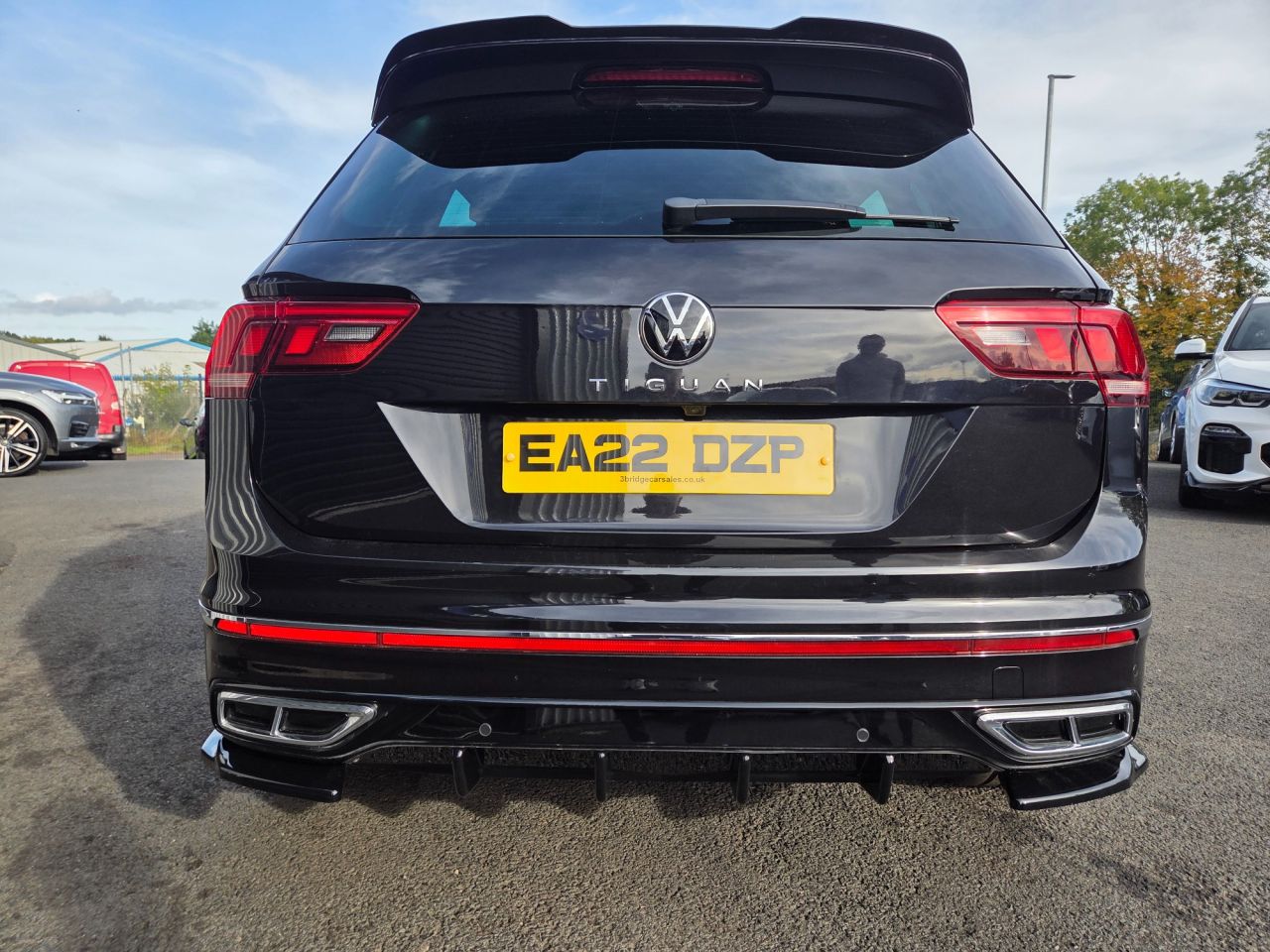 2022 VOLKSWAGEN TIGUAN 2.0 TDI R-Line SUV 5dr Diesel DSG Euro 6 (s/s) (150 ps) - vehicle photo 7 for sale on PureCar