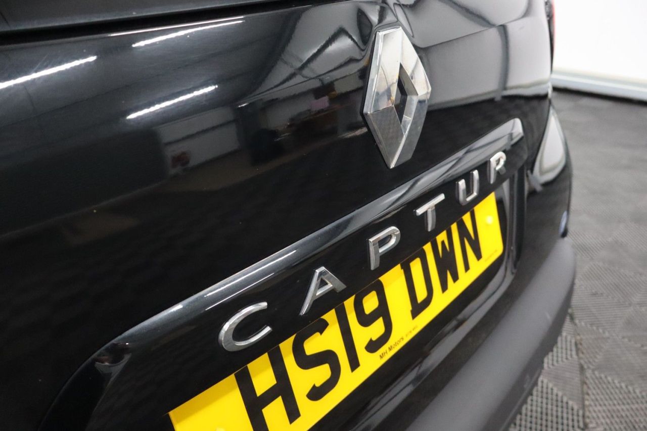 2019 RENAULT CAPTUR 1.5 dCi ENERGY Iconic SUV 5dr Diesel Manual Euro 6 (s/s) (90 ps) LONG MOT / - vehicle photo 18 for sale on PureCar