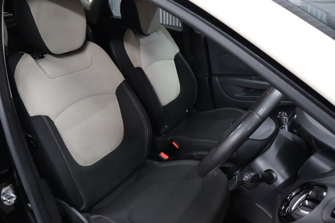 2019 RENAULT CAPTUR 1.5 dCi ENERGY Iconic SUV 5dr Diesel Manual Euro 6 (s/s) (90 ps) LONG MOT / - vehicle photo 27 for sale on PureCar