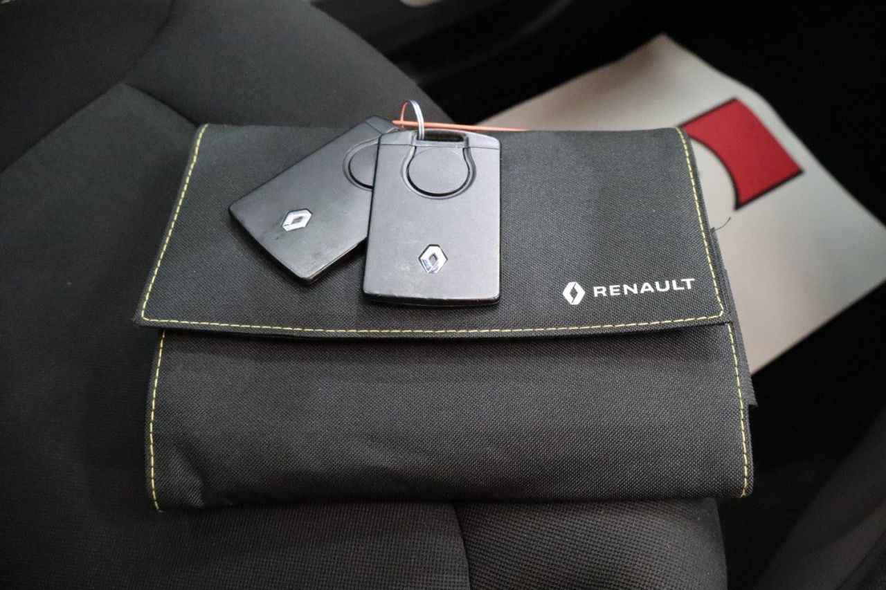 2019 RENAULT CAPTUR 1.5 dCi ENERGY Iconic SUV 5dr Diesel Manual Euro 6 (s/s) (90 ps) LONG MOT / - vehicle photo 41 for sale on PureCar