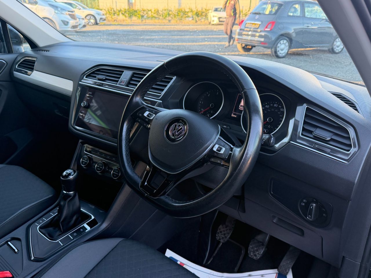 2017 VOLKSWAGEN TIGUAN 2.0 TDI SE Navigation SUV 5dr Diesel Manual Euro 6 (s/s) (150 ps) - vehicle photo 9 for sale on PureCar
