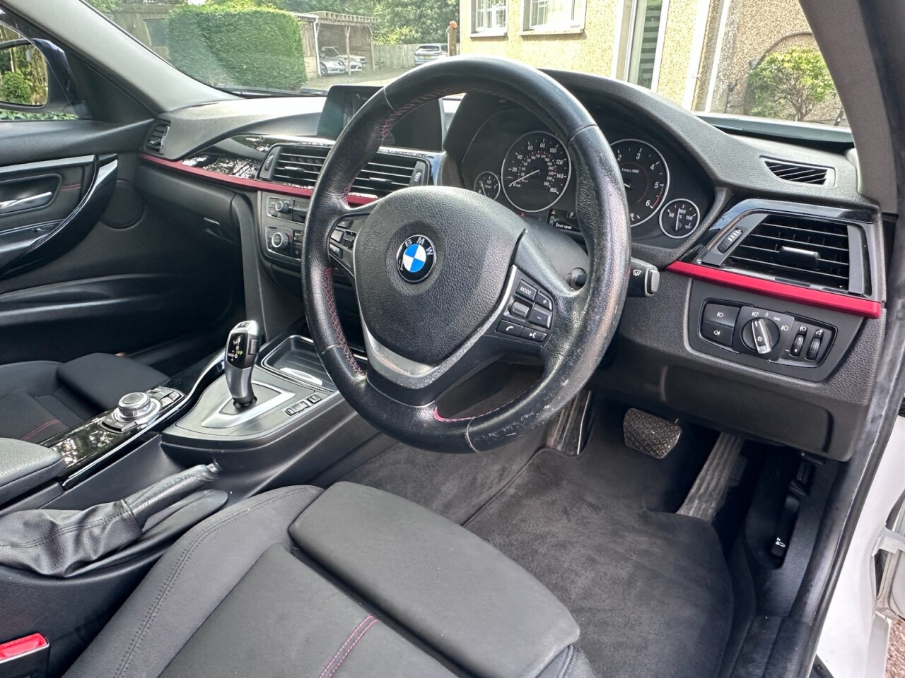 2015 BMW 3 SERIES 2.0 318d BluePerformance Sport Saloon 4dr Diesel Auto Euro 6 (s/s) (143 ps) - vehicle photo 3 for sale on PureCar