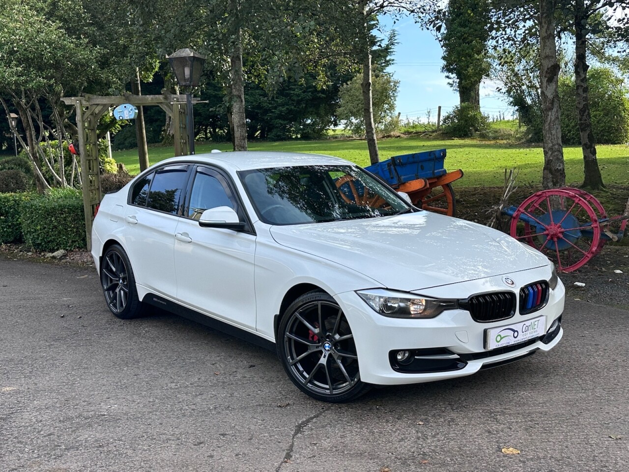 2015 BMW 3 SERIES 2.0 318d BluePerformance Sport Saloon 4dr Diesel Auto Euro 6 (s/s) (143 ps) - vehicle photo 17 for sale on PureCar