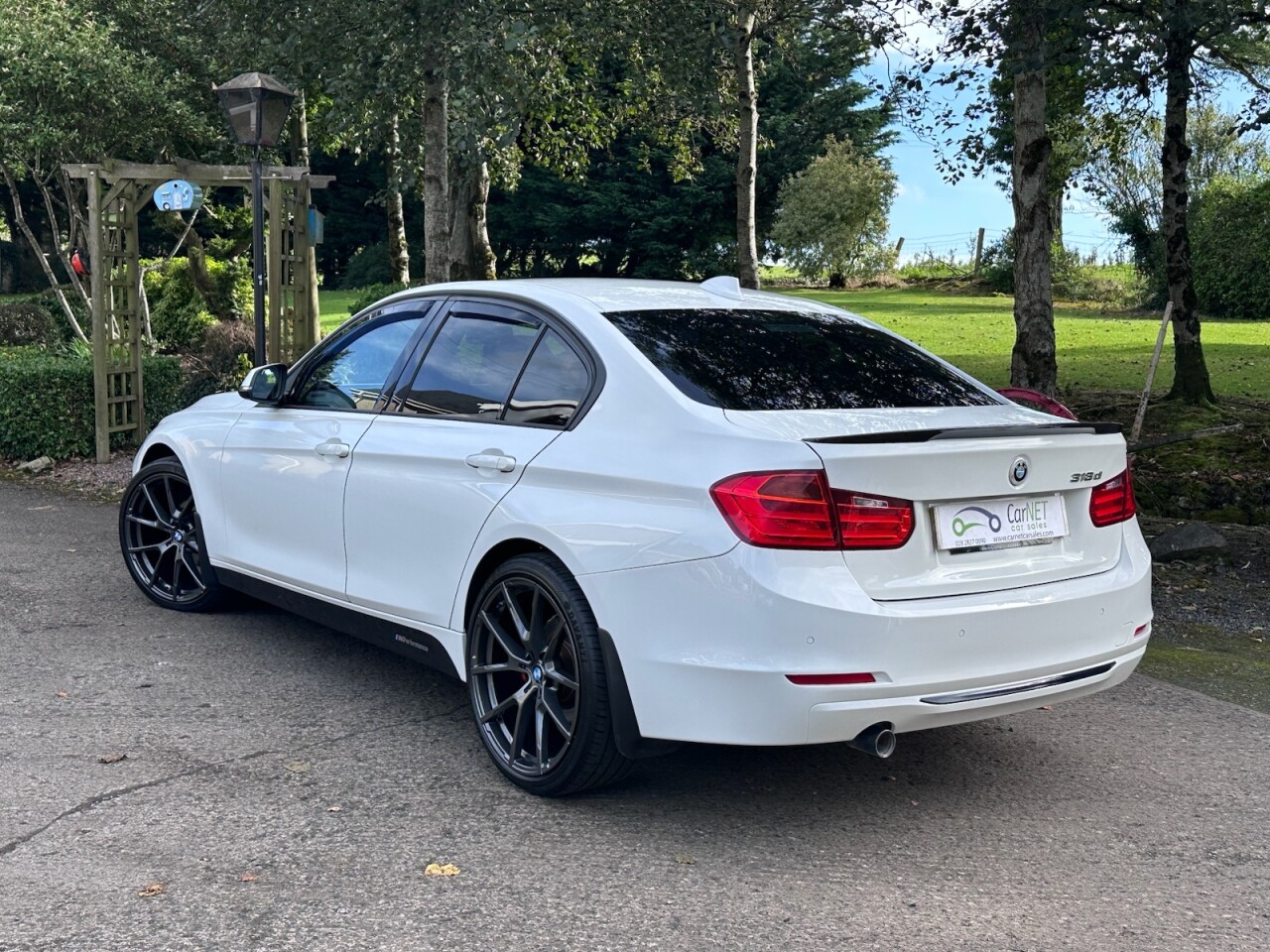 2015 BMW 3 SERIES 2.0 318d BluePerformance Sport Saloon 4dr Diesel Auto Euro 6 (s/s) (143 ps) - vehicle photo 31 for sale on PureCar