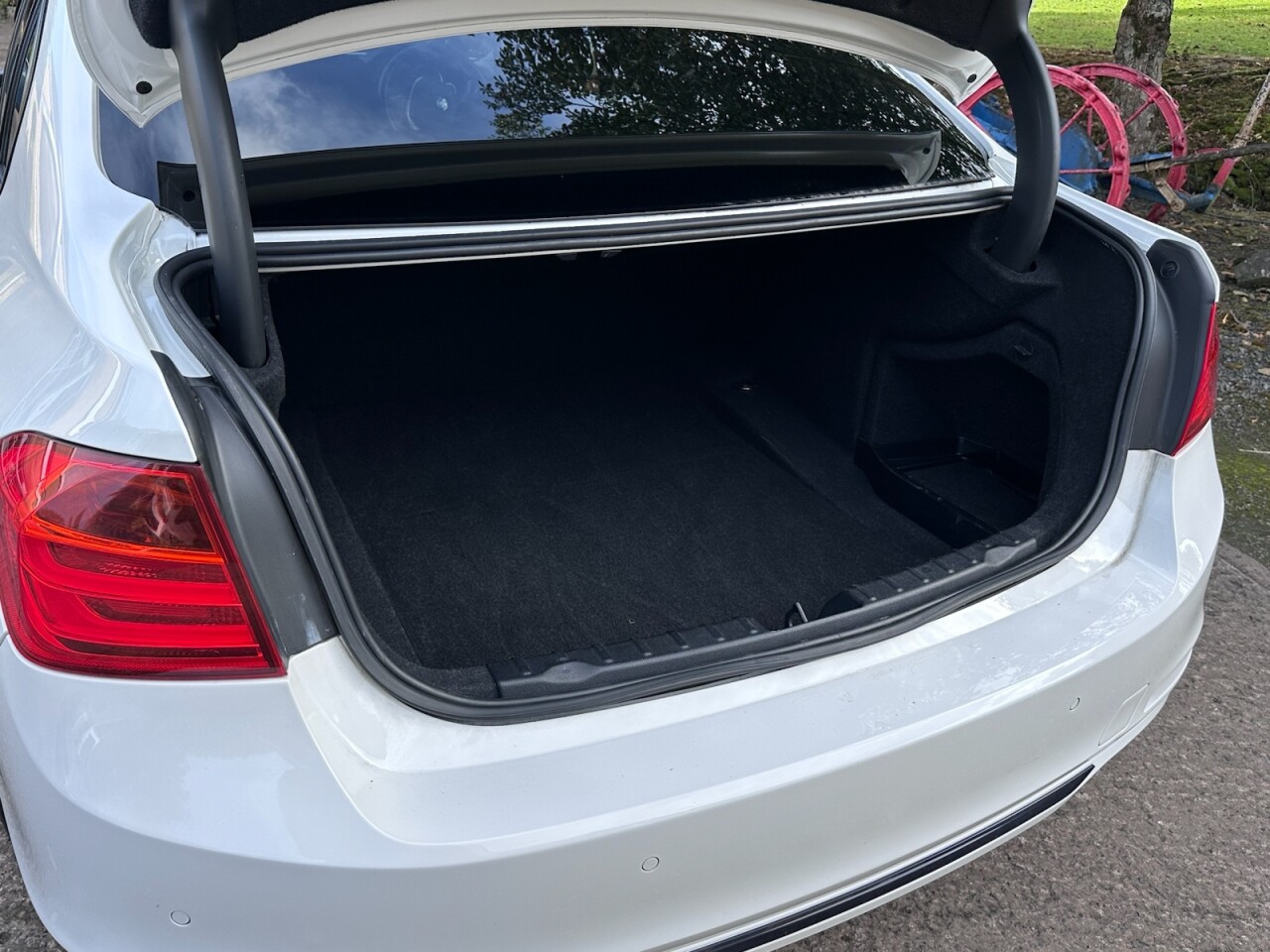 2015 BMW 3 SERIES 2.0 318d BluePerformance Sport Saloon 4dr Diesel Auto Euro 6 (s/s) (143 ps) - vehicle photo 33 for sale on PureCar