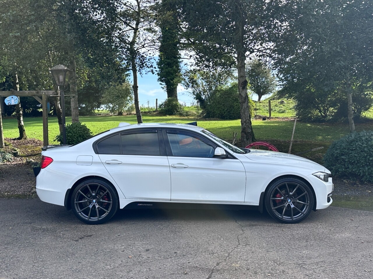 2015 BMW 3 SERIES 2.0 318d BluePerformance Sport Saloon 4dr Diesel Auto Euro 6 (s/s) (143 ps) - vehicle photo 35 for sale on PureCar