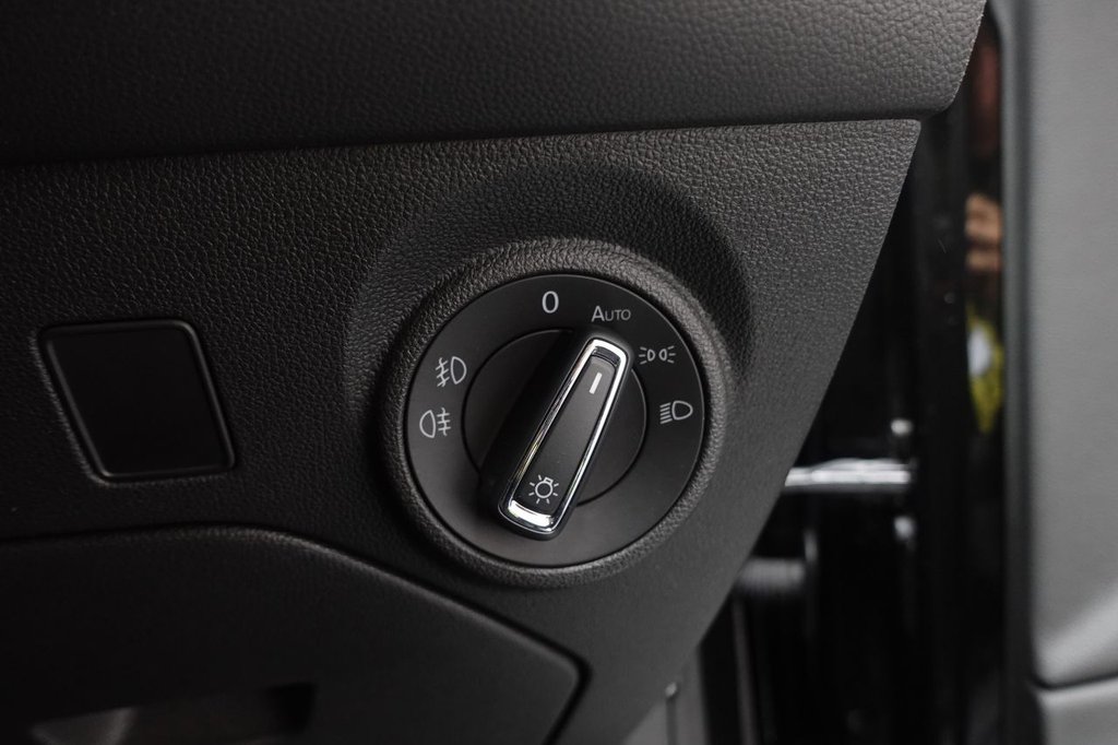 2019 SEAT Leon — image 35
