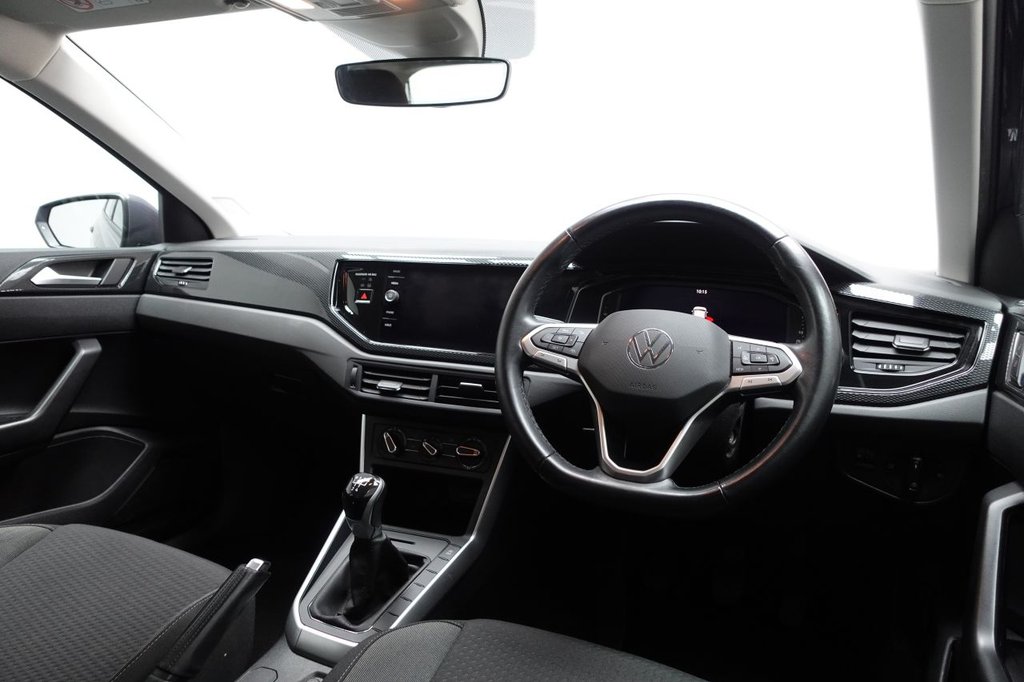 2022 Volkswagen Polo — image 6