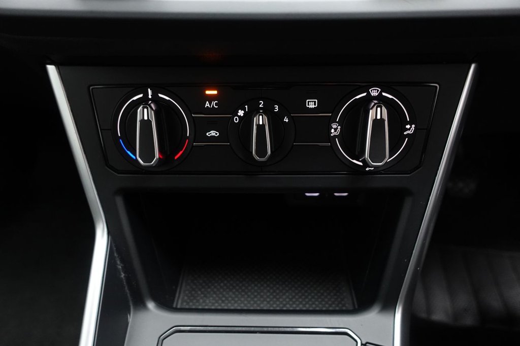 2022 Volkswagen Polo — image 23