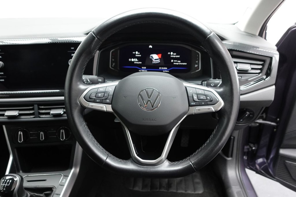 2022 Volkswagen Polo — image 18