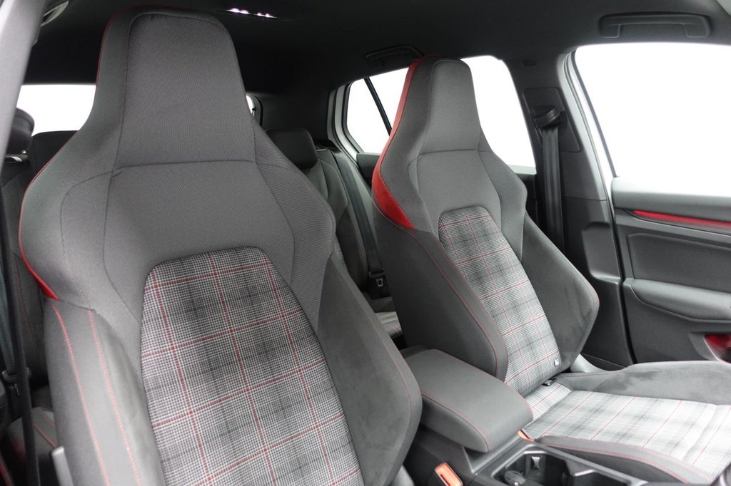 2021 Volkswagen Golf — image 3
