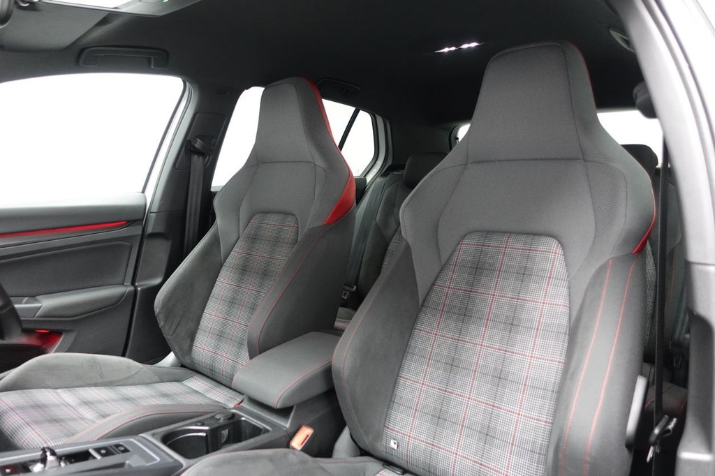 2021 Volkswagen Golf — image 10