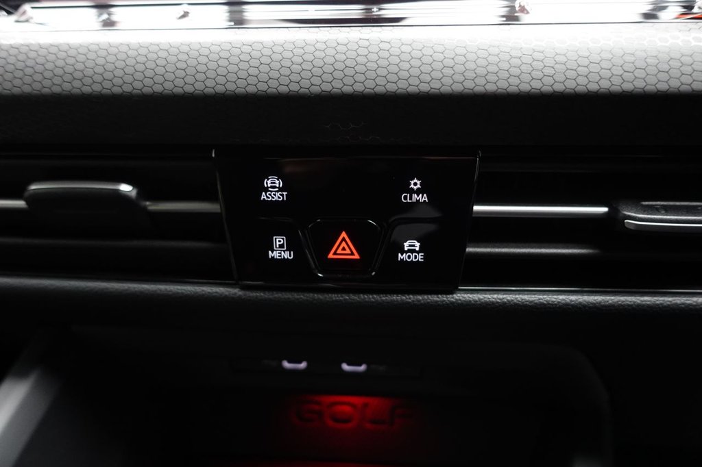 2021 Volkswagen Golf — image 33