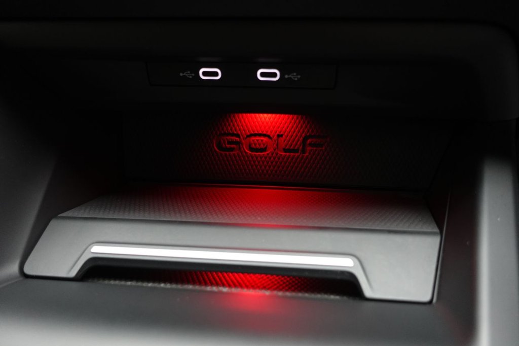 2021 Volkswagen Golf — image 34