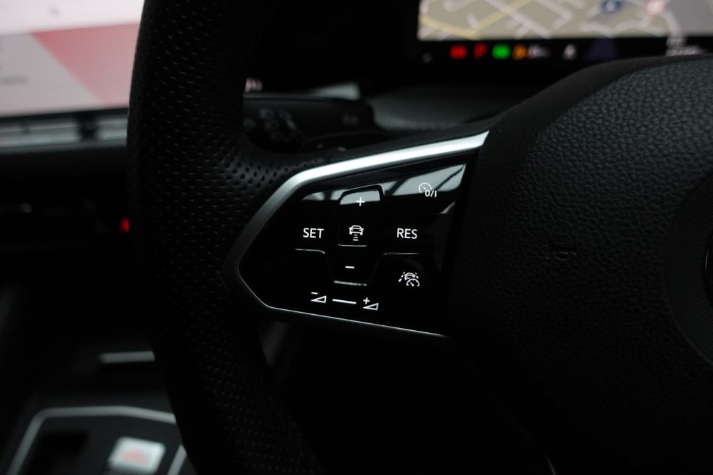 2021 Volkswagen Golf — image 28