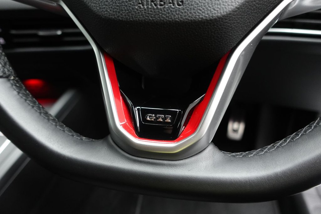 2021 Volkswagen Golf — image 30