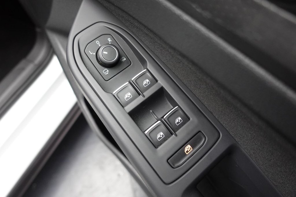 2021 Volkswagen Golf — image 39