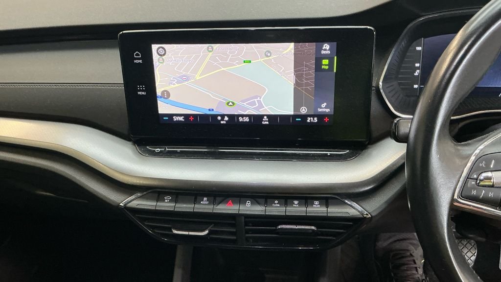 2023 Skoda Octavia — image 2