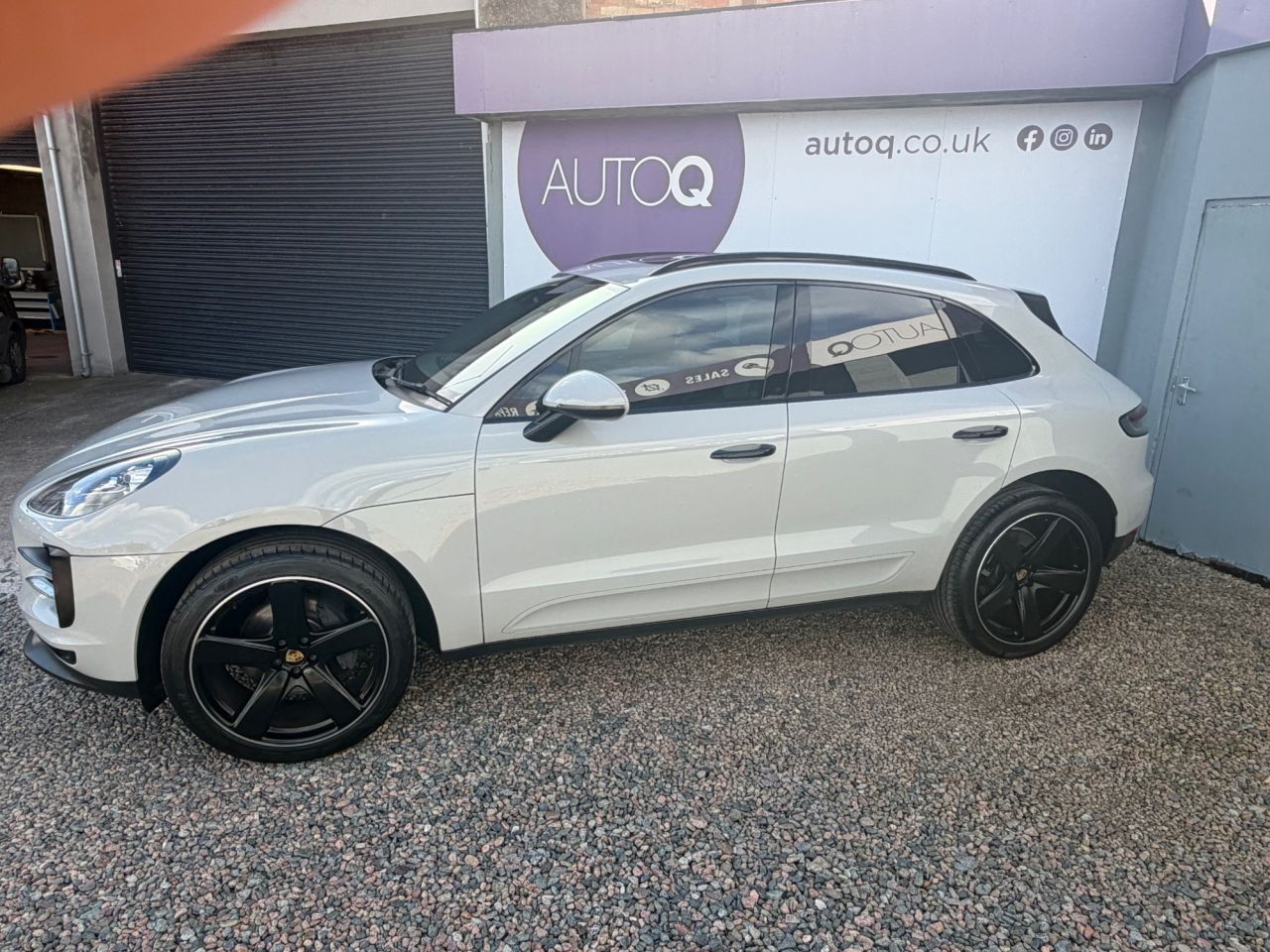 2019 PORSCHE MACAN 2.0T SUV 5dr Petrol PDK 4WD Euro 6 (s/s) (245 ps) - vehicle photo 2 for sale on PureCar
