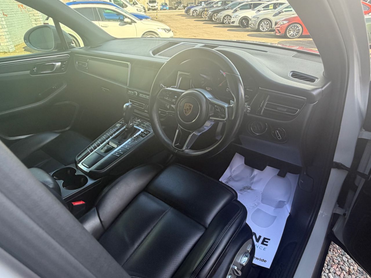2019 PORSCHE MACAN 2.0T SUV 5dr Petrol PDK 4WD Euro 6 (s/s) (245 ps) - vehicle photo 20 for sale on PureCar
