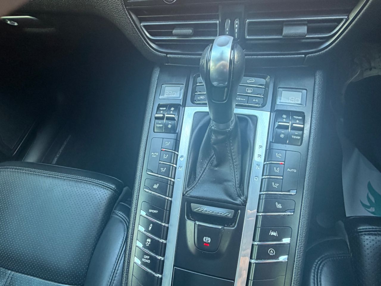 2019 PORSCHE MACAN 2.0T SUV 5dr Petrol PDK 4WD Euro 6 (s/s) (245 ps) - vehicle photo 28 for sale on PureCar